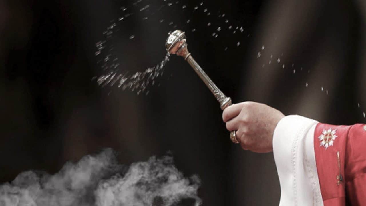 El significado del agua bendita y su importancia en Semana Santa El significado del agua bendita y su importancia en Semana Santa
