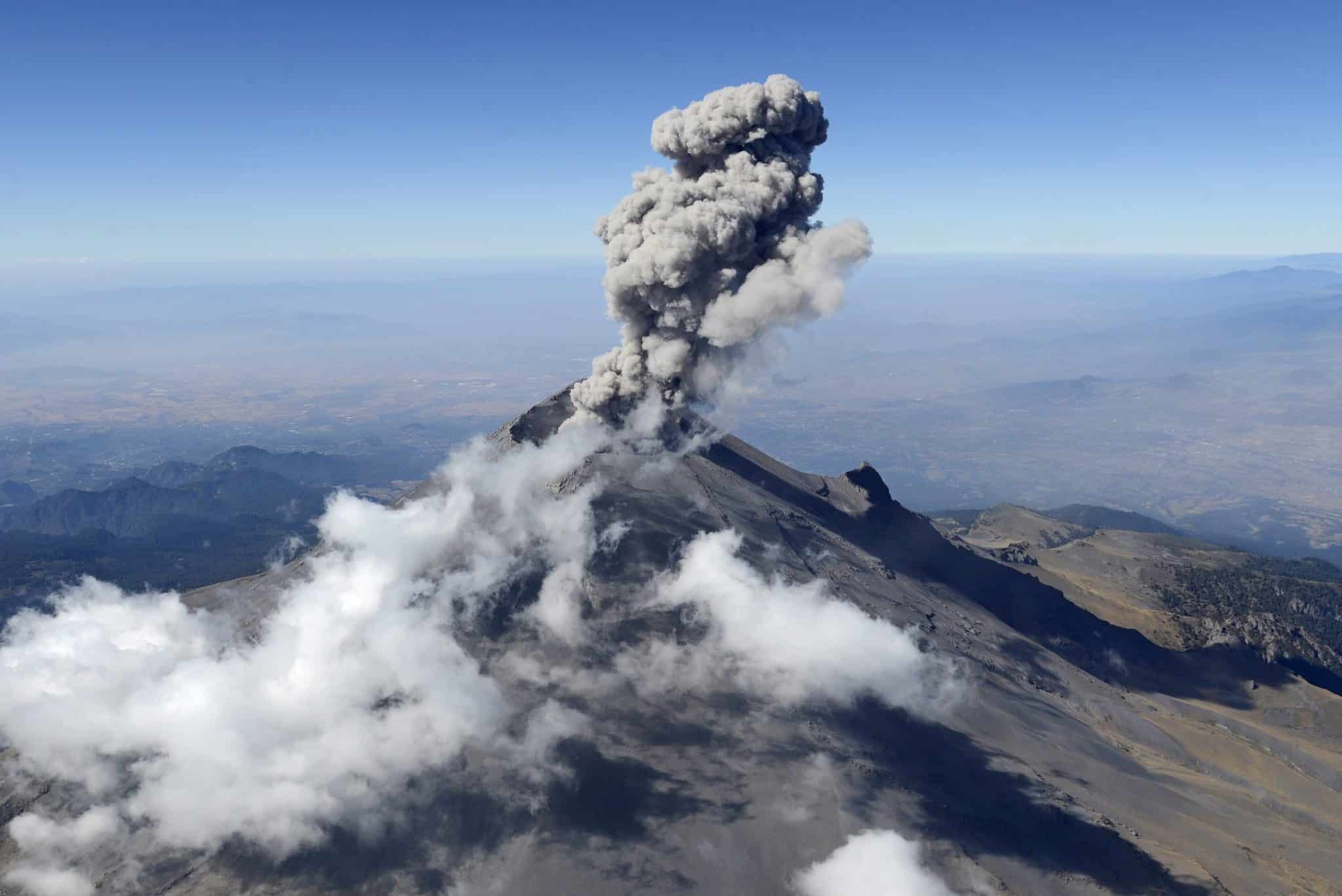 Erupción del Popocatépetl- los riesgos y protocolos actuales en México Erupción del Popocatépetl: los riesgos y protocolos actuales en México