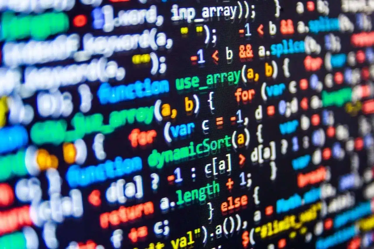 Ingenieros software: por qué la IA impulsa más empleo hoy