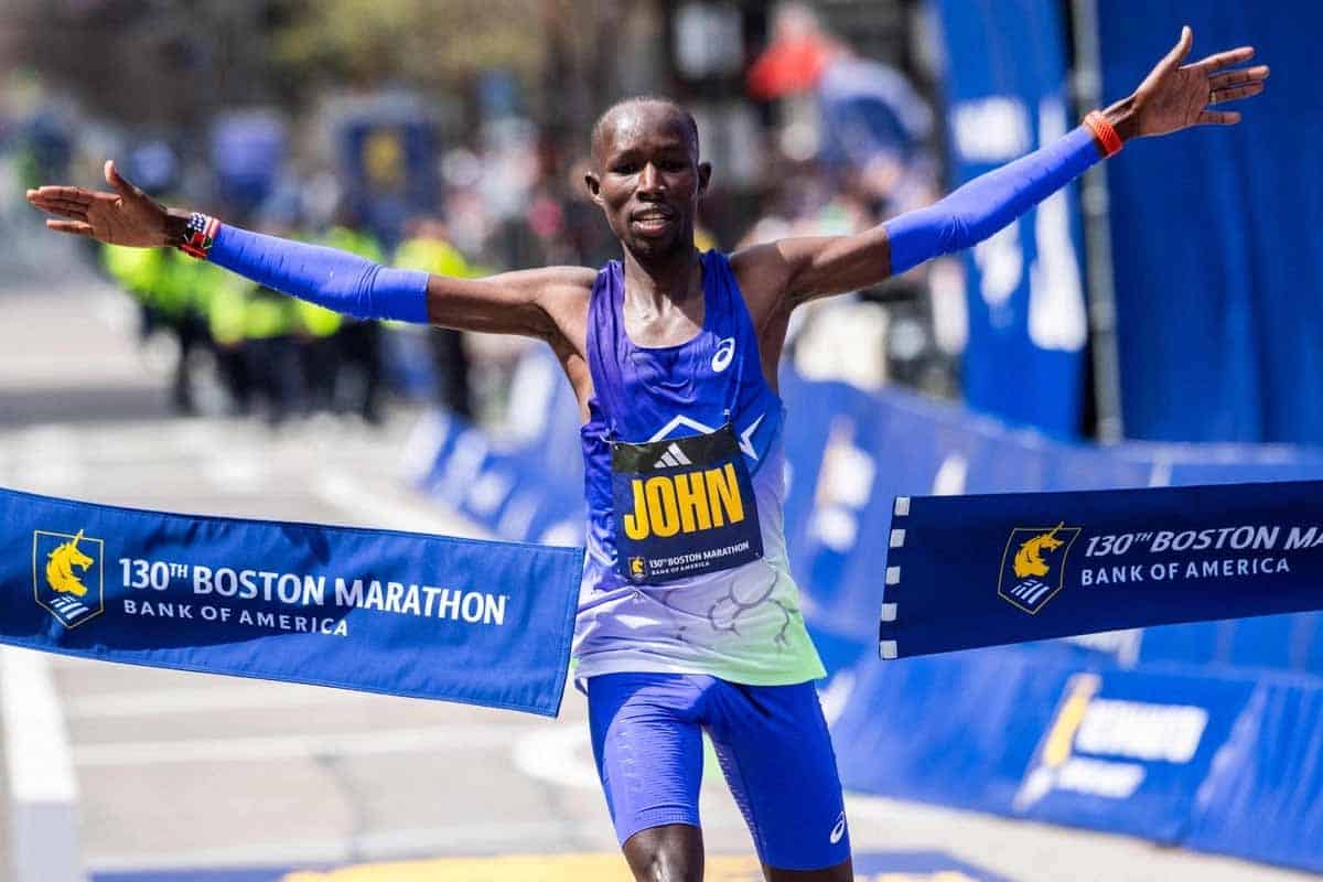 John Korir rompe récord en Boston John Korir rompe récord en Boston