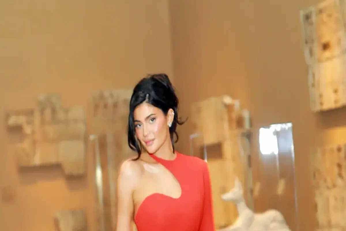 Kylie Jenner enfrenta denuncia laboral Kylie Jenner enfrenta denuncia laboral