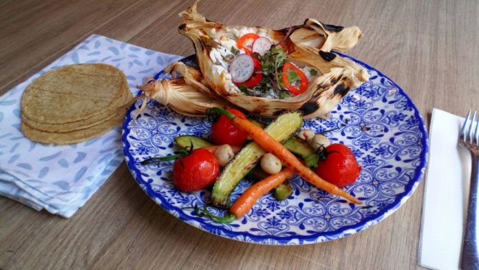 Mextlapique tamal sin masa que revela el origen lacustre de la cocina mexicana Mextlapique: origen y versión gourmet del “tamal” sin masa