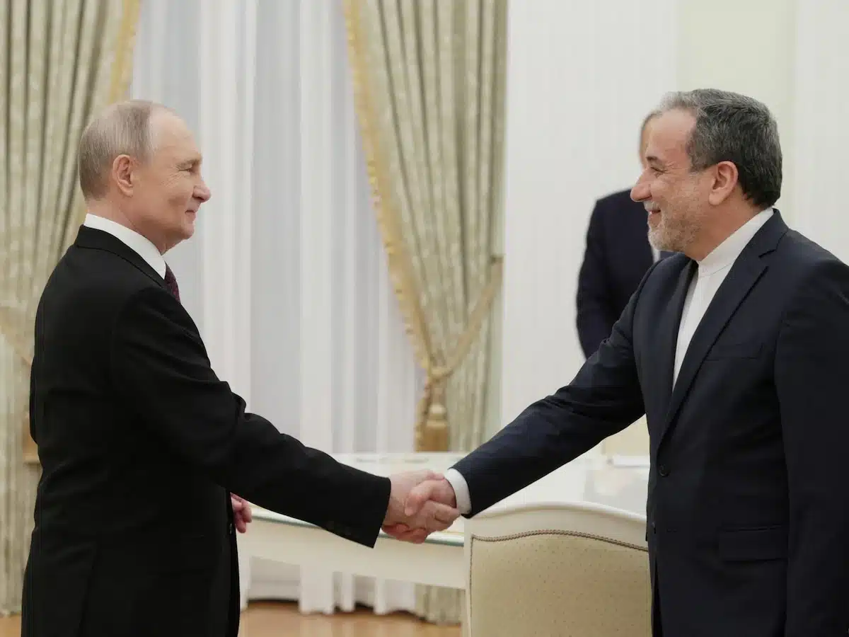 Negociación de Irán y Rusia: Putin se reúne con canciller iraní en plena tensión global