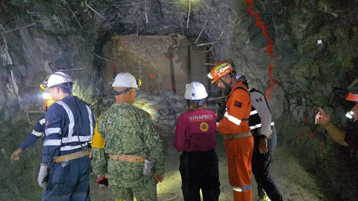 Refuerzan equipo de rescate en mina Santa Fe en Sinaloa
