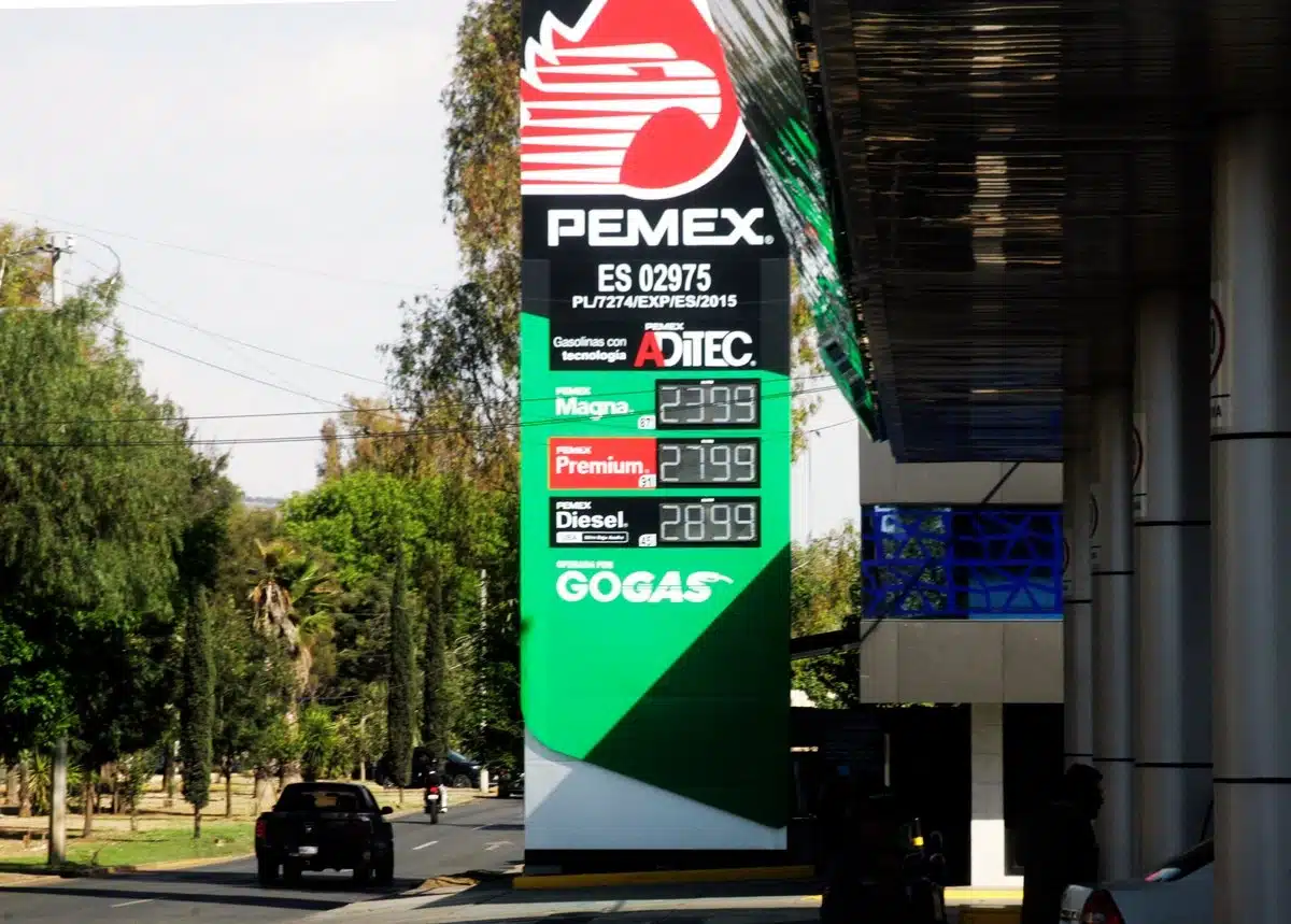 Subsidio gasolina aumenta y frena alza en combustibles en México Subsidio gasolina aumenta y frena alza en combustibles en México