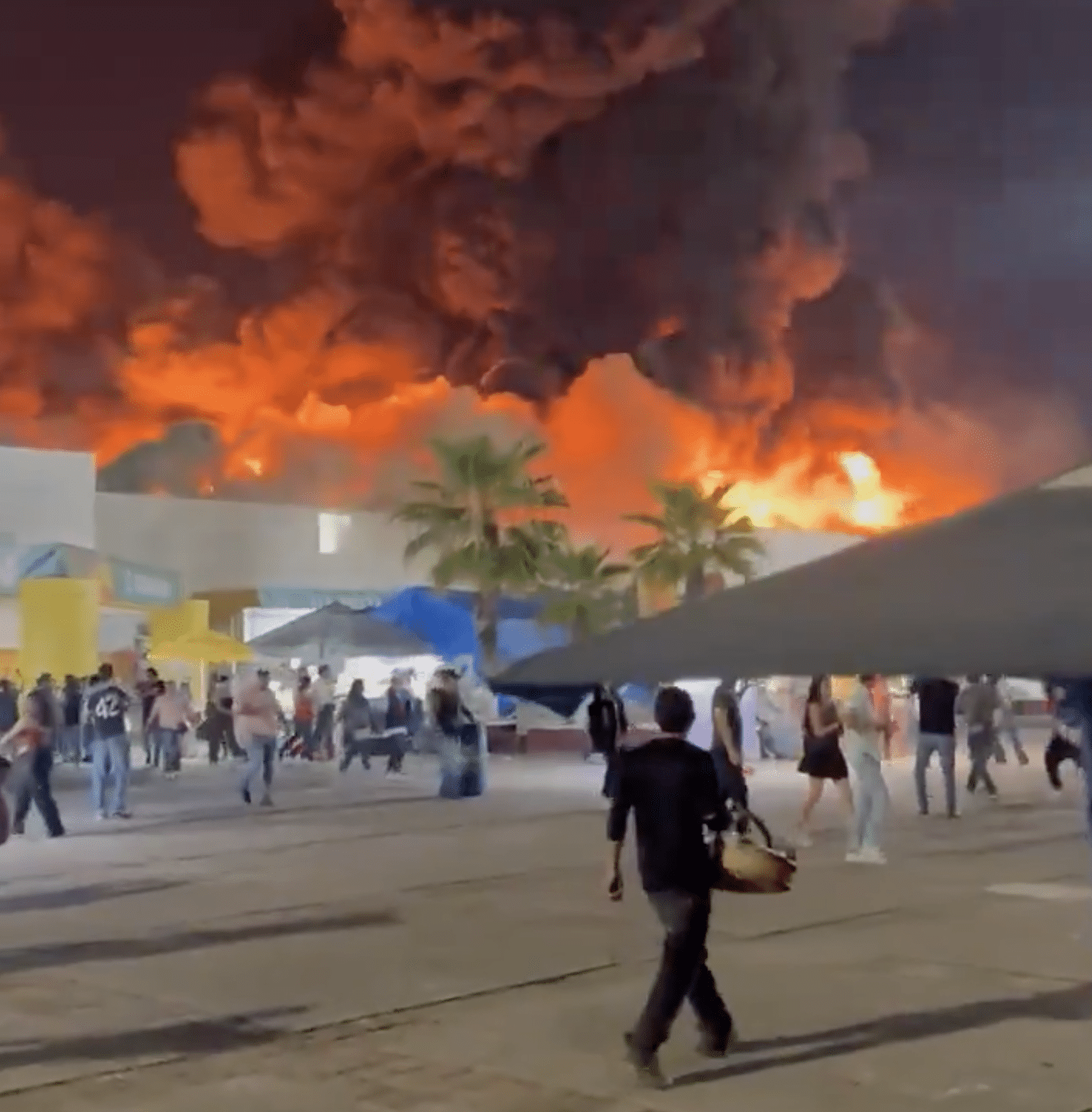 Incendio en Feria de Tabasco deja 5 muertos