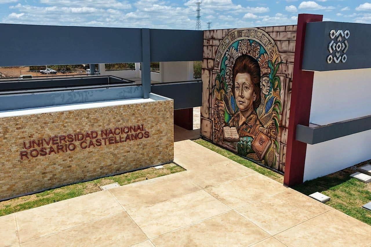 Inauguran Universidad Rosario Castellanos en Kanasín