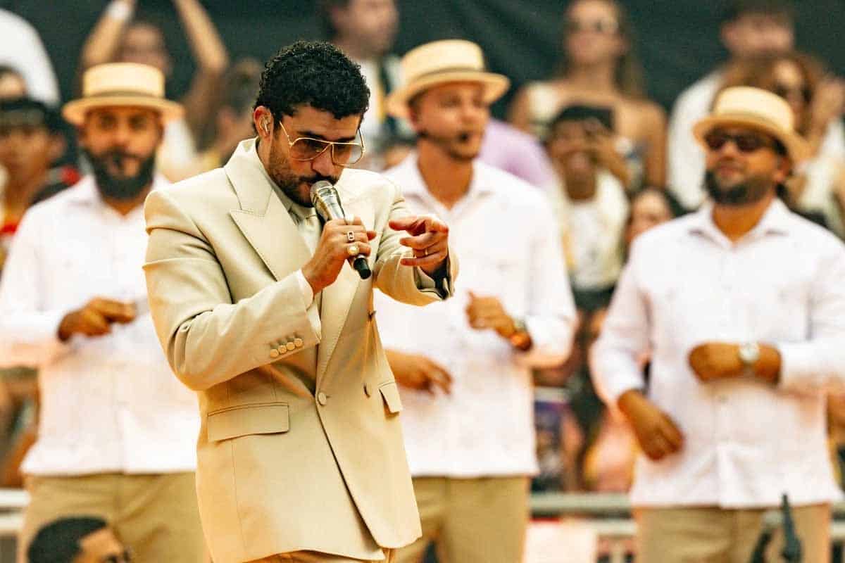 Bad Bunny redefine la música global sin cantar en inglés Bad Bunny redefine la música global sin cantar en inglés