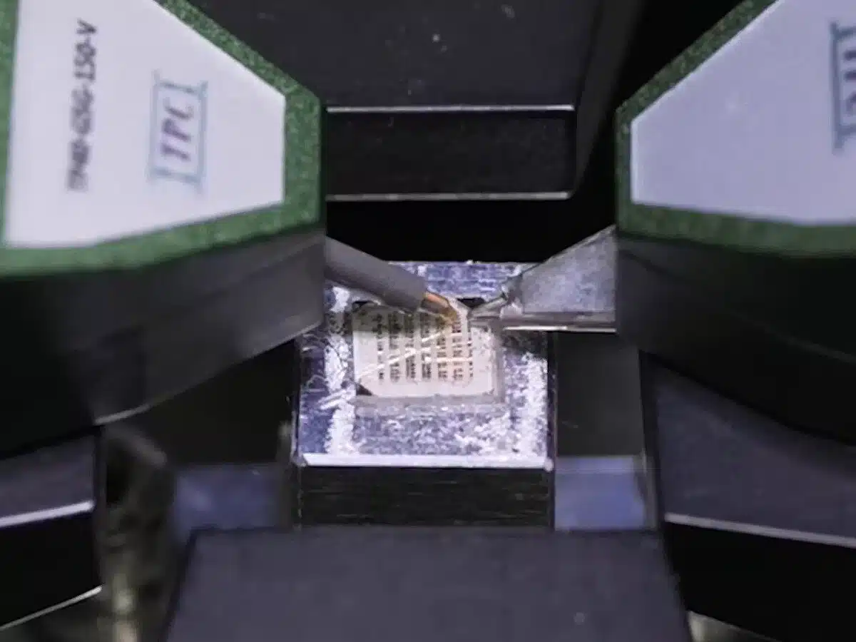 Chip cuántico revoluciona la tecnología y supera a los semiconductores
