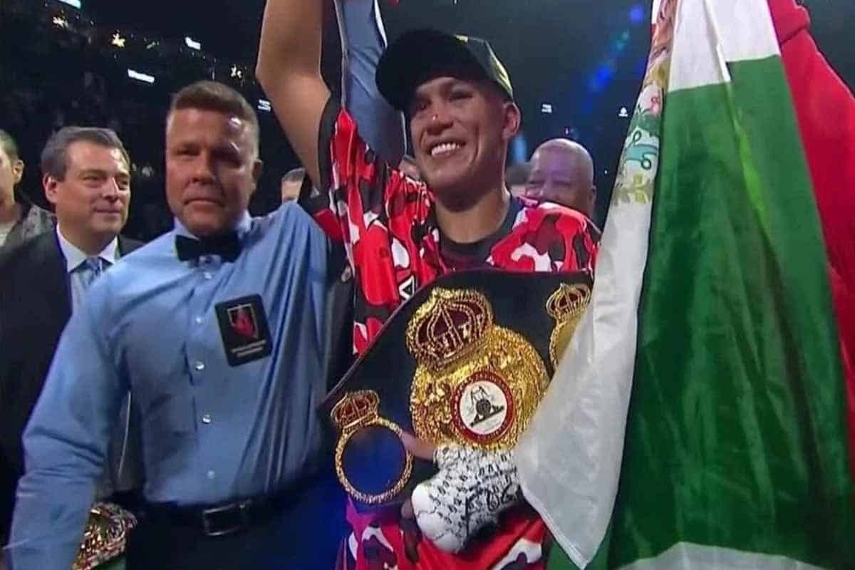 David Benavidez domina el boxeo y vuelve a señalar al Canelo David Benavidez domina el boxeo y vuelve a señalar al Canelo