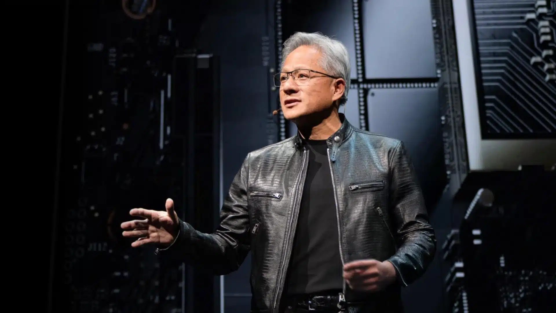 Despidos por IA: CEO de Nvidia cuestiona a las grandes tecnológicas