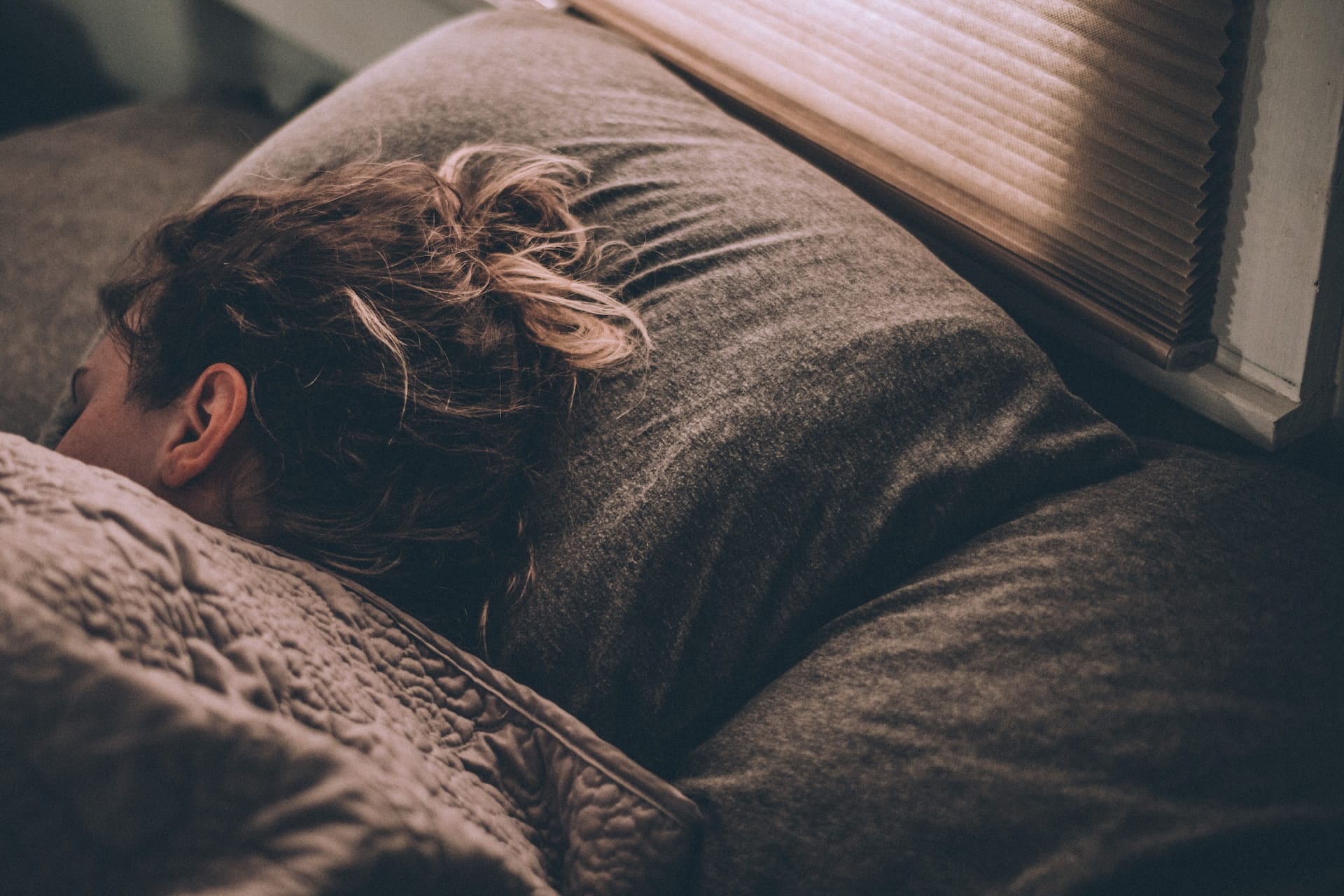 Dormir mejor: método efectivo sin medicamentos que sí funciona