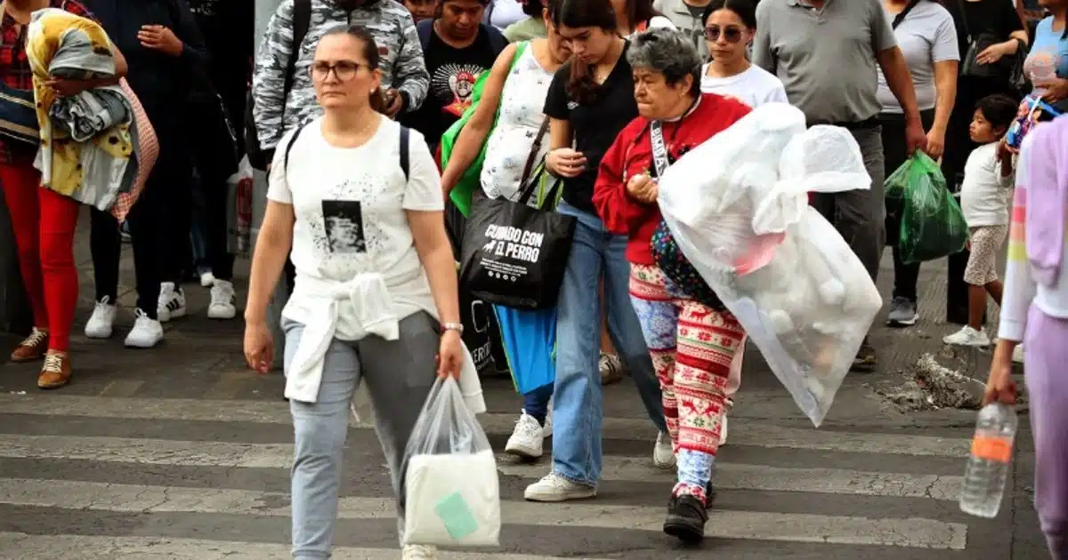 Economía mexicana resiste y reduce su caída en 2026, revela INEGI