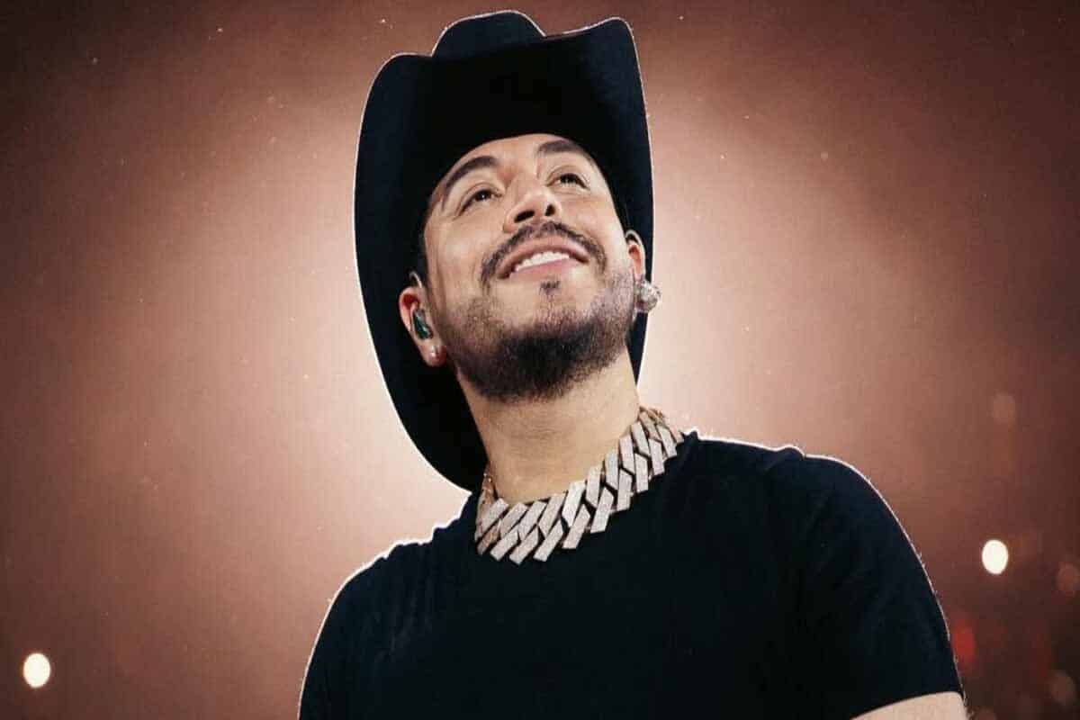Eduin Caz aparece en narcomanta y lanzan amenaza de muerte