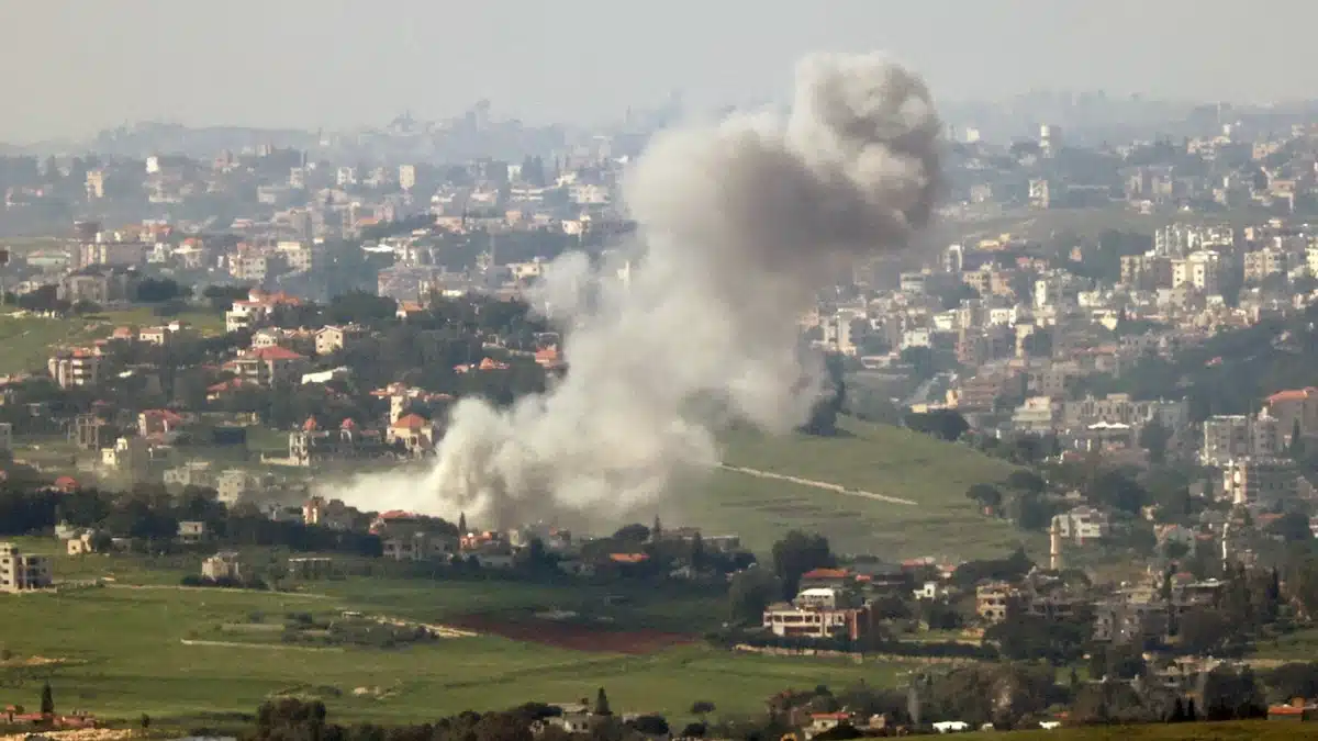 Hezbollah: Israel amplía ofensiva y ordena evacuaciones masivas