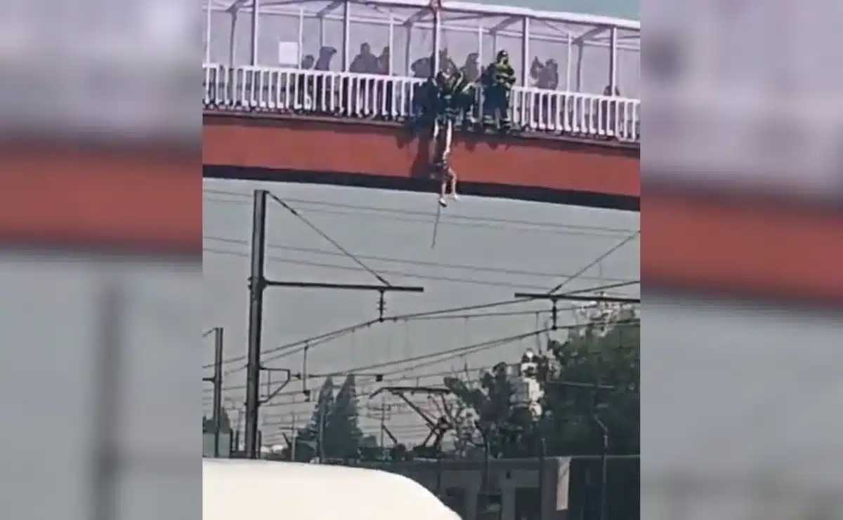 Mujer se arroja a vías de la Línea A del Metro en Pantitlán Mujer se arroja a vías de la Línea A del Metro en Pantitlán