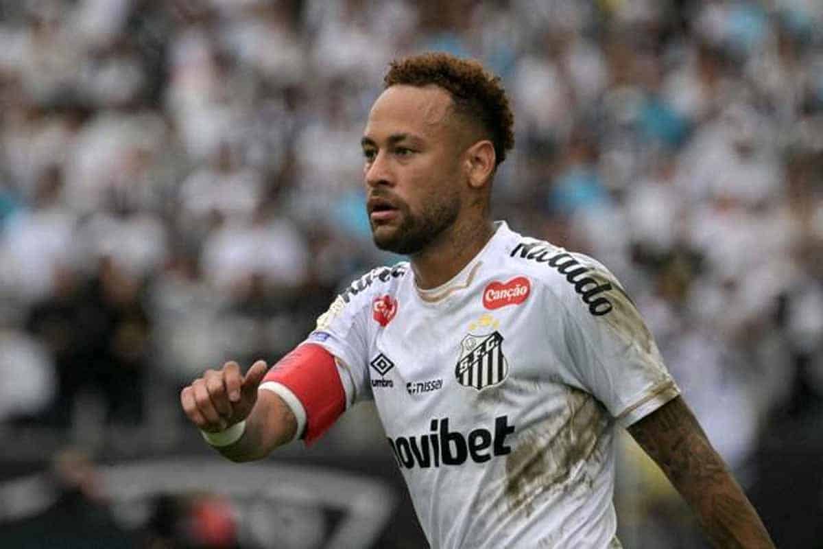 Neymar vuelve a Brasil y jugará su cuarto Mundial Neymar vuelve a Brasil y jugará su cuarto Mundial