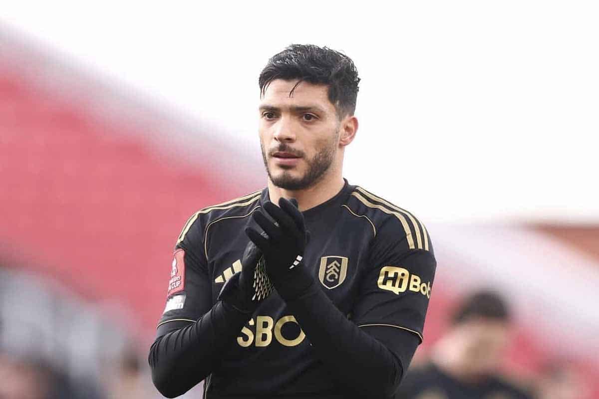 Raúl Jiménez vuelve a Molineux y provoca ovación Raúl Jiménez vuelve a Molineux y provoca ovación