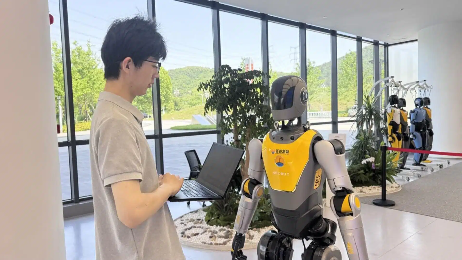 Robots humanoides tendrán identificación para rastrear su uso Robots humanoides tendrán identificación para rastrear su uso
