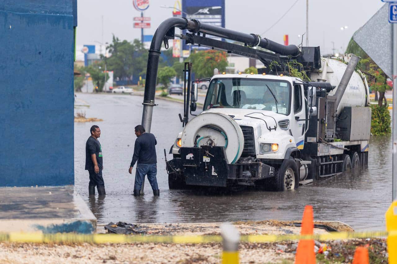 Yucatán suspende actividades no esenciales por lluvias