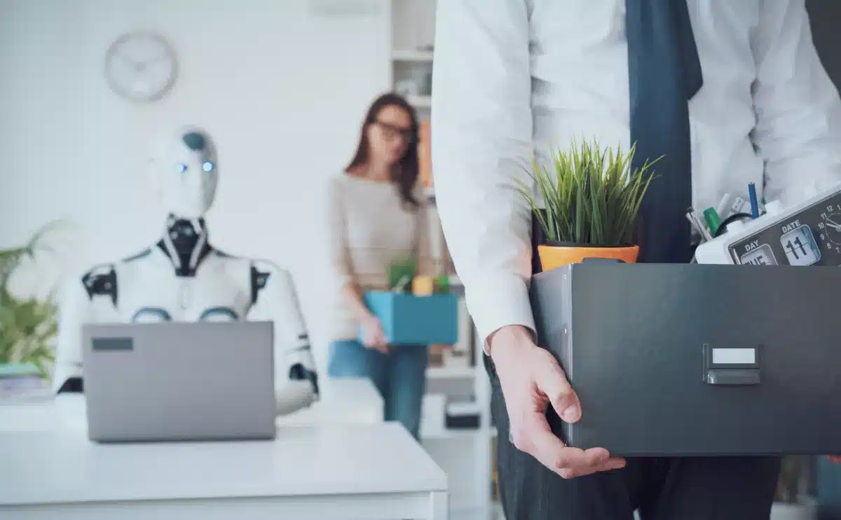 Cómo los CEO usan la IA para explicar despidos y cambios laborales