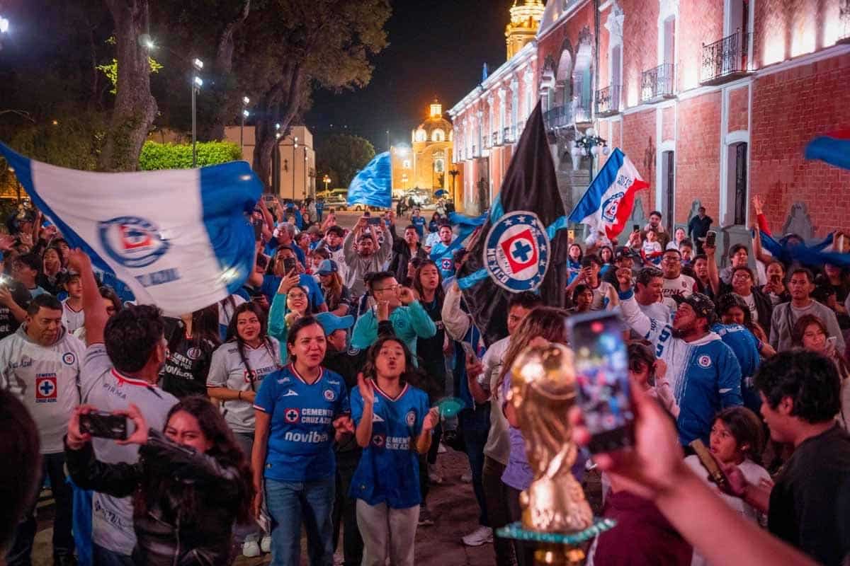 Cruz Azul gana premio anual y recibe millón de dólares