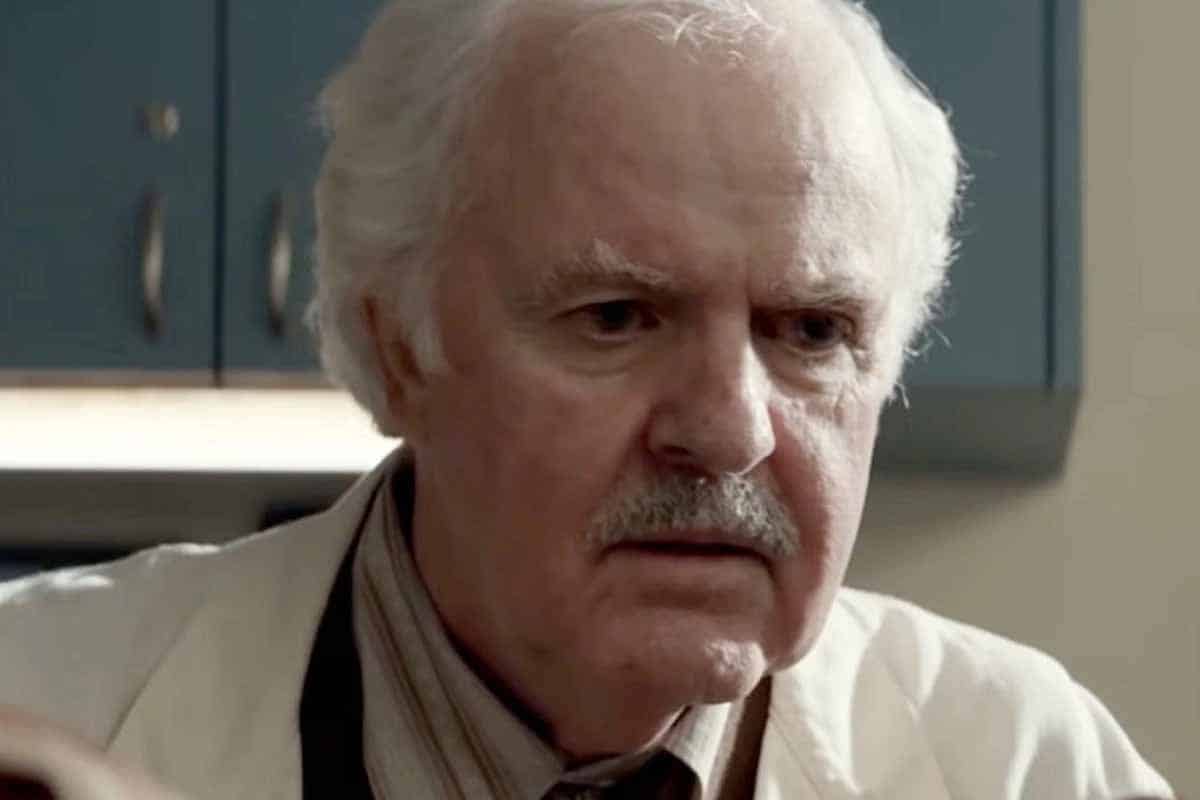 James Handy muere apuñalado y arrestan a sospechoso