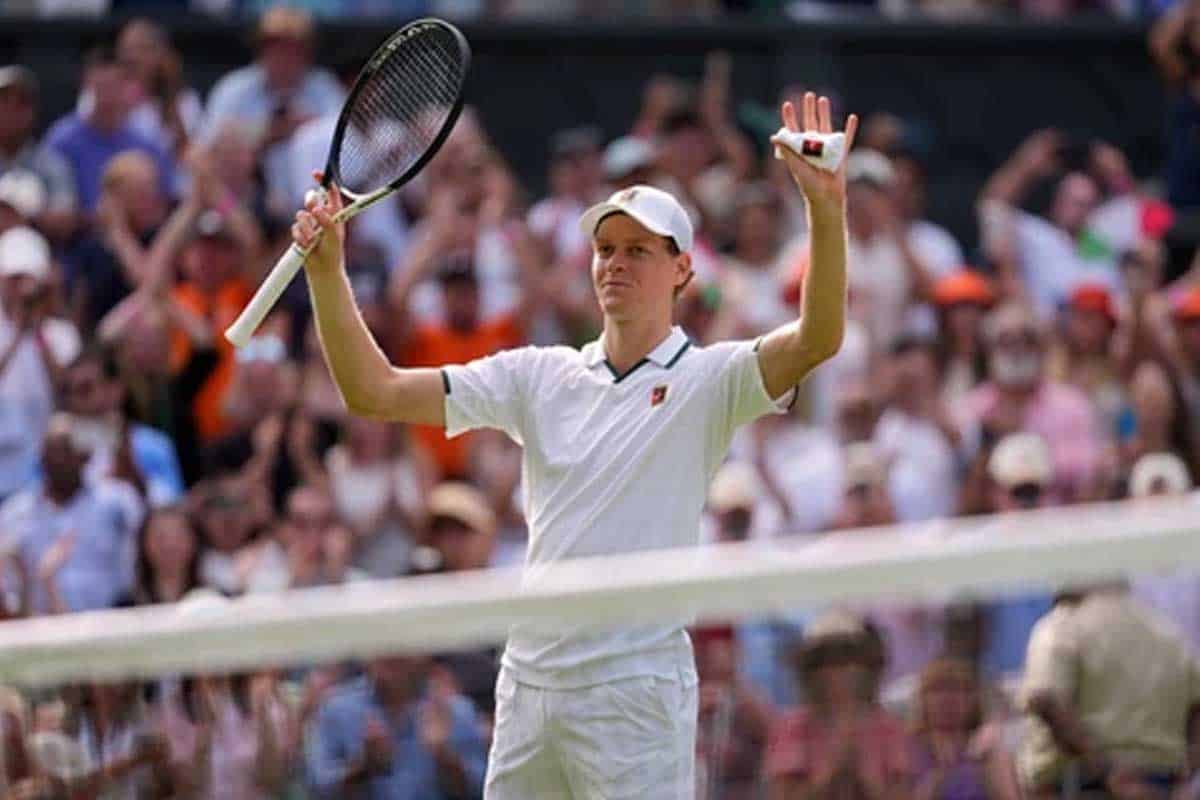 Jannik Sinner remonta en Wimbledon y sigue firme como campeón