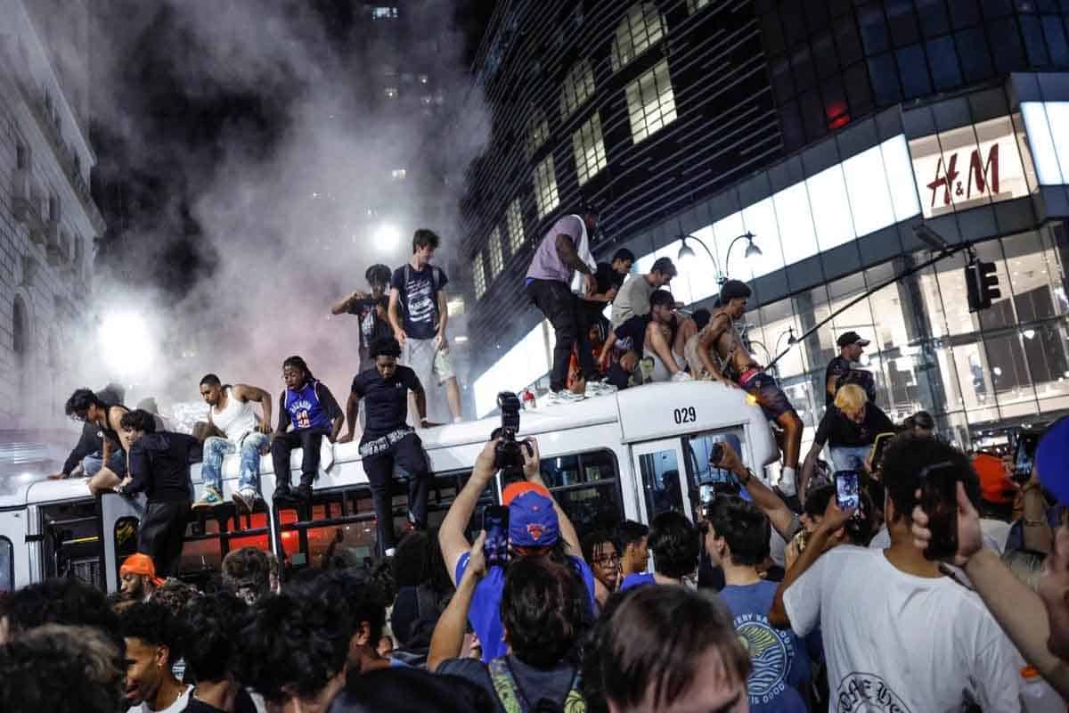 Knicks desata festejos en Nueva York con violencia y 63 detenidos