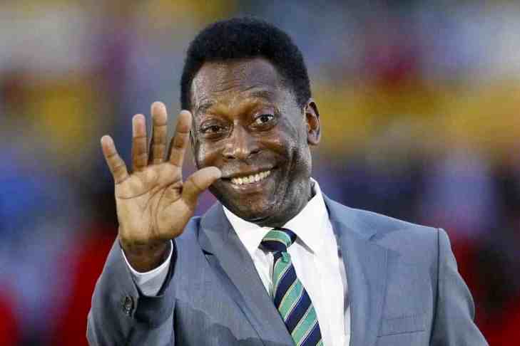 Pelé protagoniza subasta histórica con camiseta de 1958