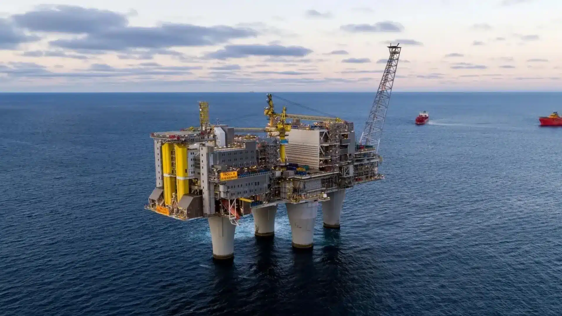 Petróleo internacional cae tras reapertura de Ormuz y acuerdo entre EU e Irán