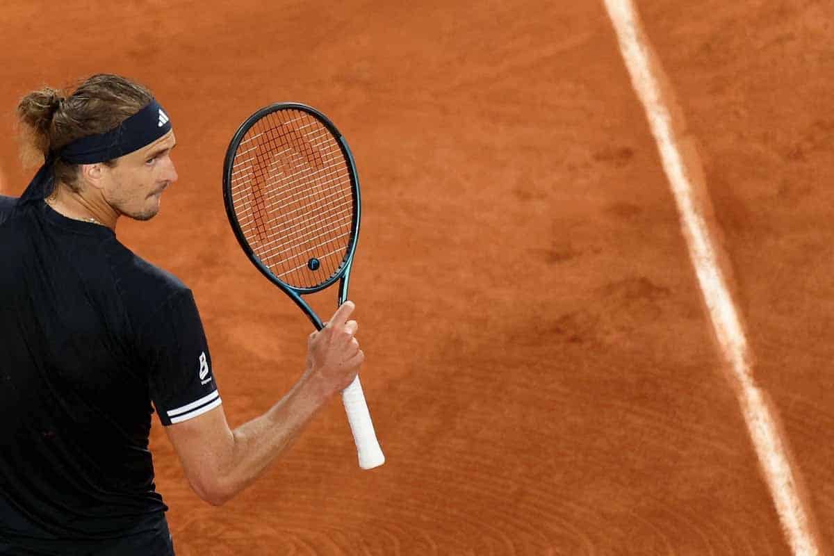 Zverev avanza en Roland Garros y queda a dos triunfos del título Zverev avanza en Roland Garros y queda a dos triunfos del título