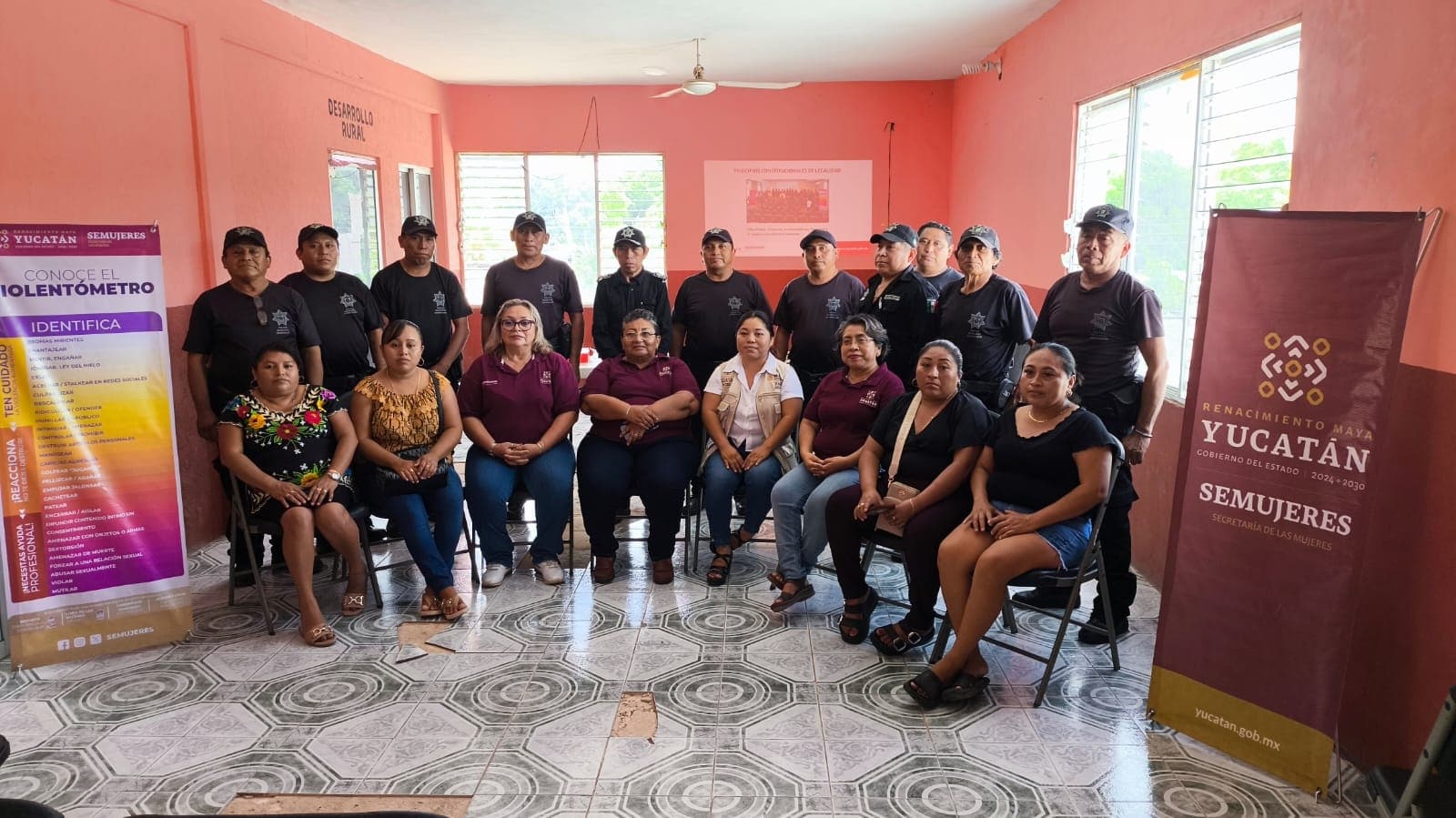 Capacitan a policías de Chikindzonot en violencia de género