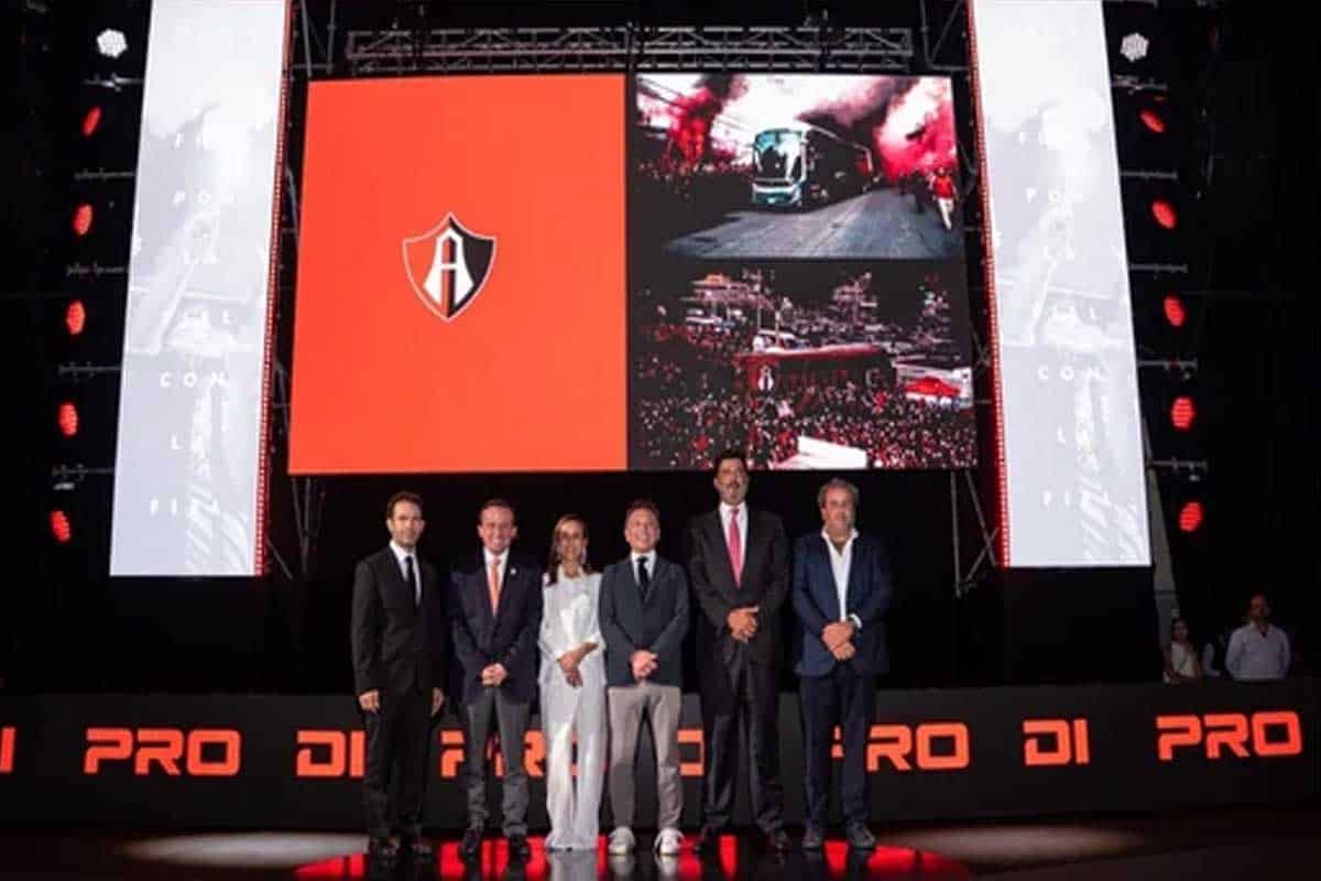 Atlas confirma venta a Grupo PRODI y presenta nuevo uniforme