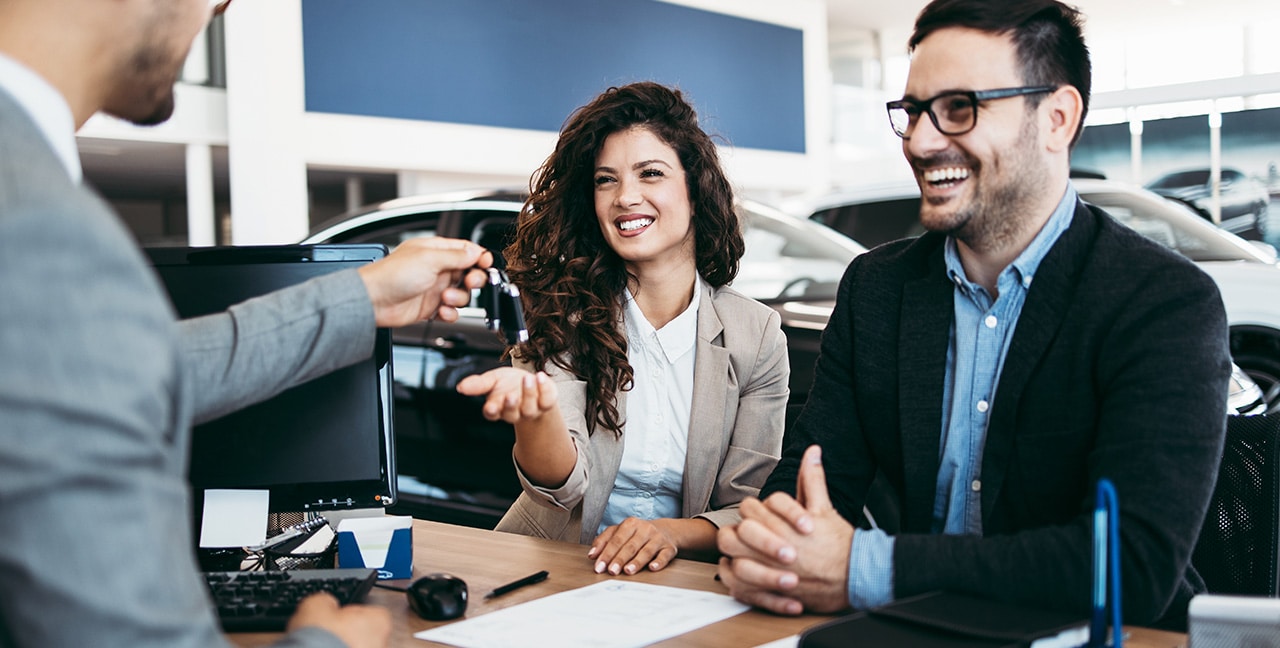 Comprar un auto a meses; cuánto pagas realmente y cómo afecta tus finanzas