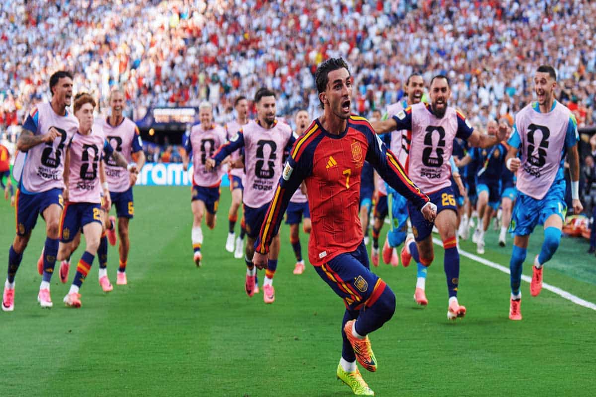 Ferrán Torres derrota a 'El Dibu' y consagra a España Ferrán Torres derrota a 'El Dibu' y consagra a España