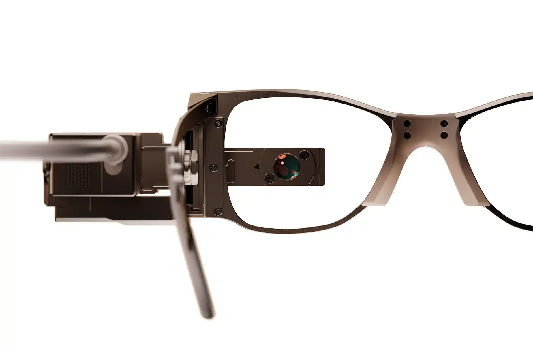 Gafas inteligentes prometen mejorar la visión en pacientes con DMAE