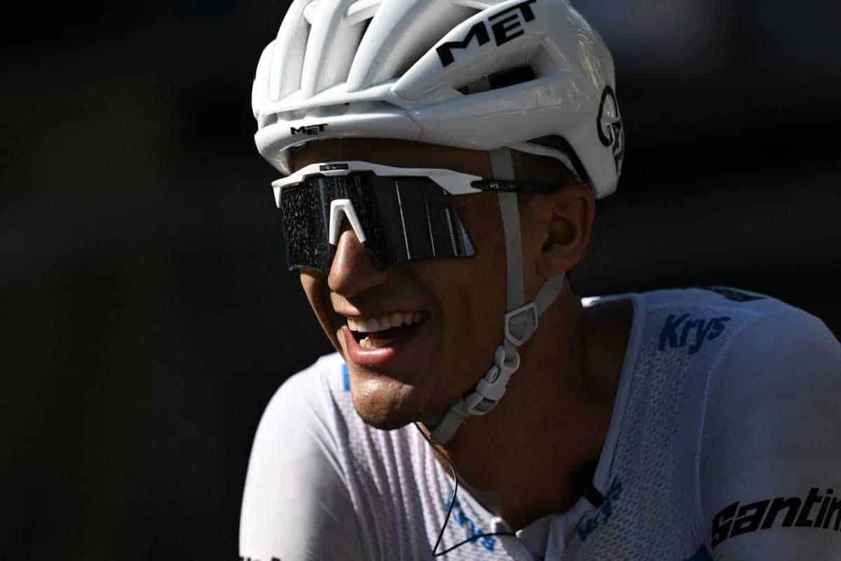 Isaac del Toro conserva el séptimo lugar rumbo a los Alpes