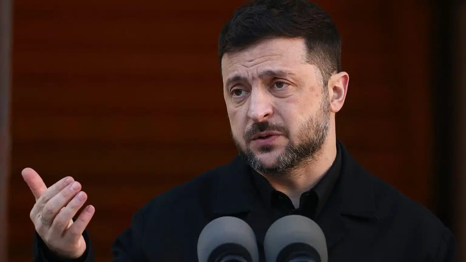 Zelensky anuncia medidas para reducir tensiones con Polonia Zelensky anuncia medidas para reducir tensiones con Polonia