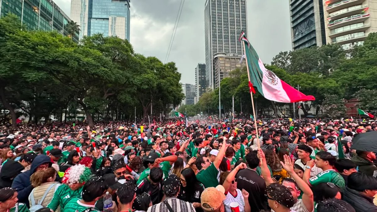Zona Rosa dos personas mueren durante festejos por triunfo de México Zona Rosa: dos personas mueren durante festejos por triunfo de México