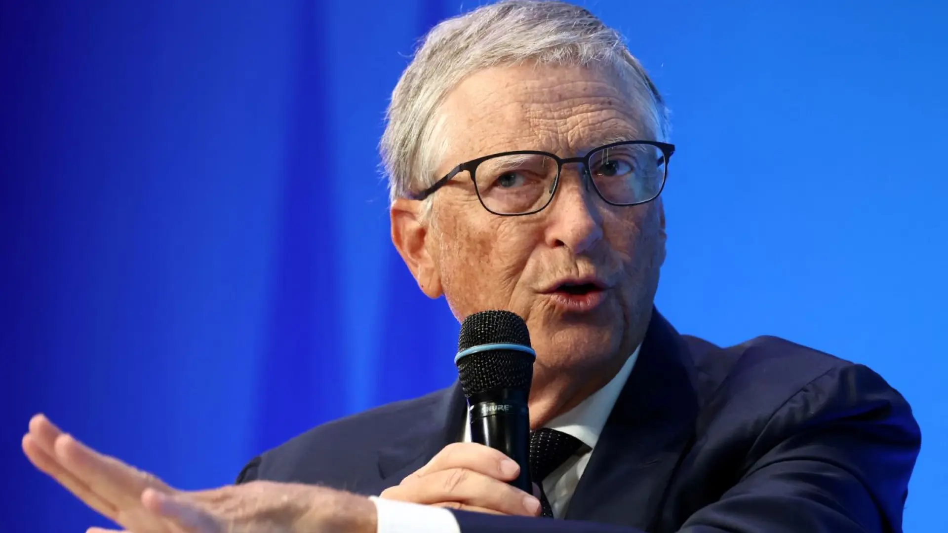 Bill Gates prevé cómo la IA cambiará el trabajo en el sector salud
