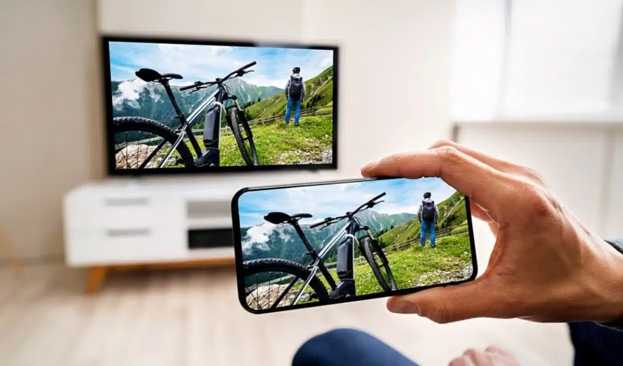 Cómo conectar tu celular a la TV por HDMI o sin cables