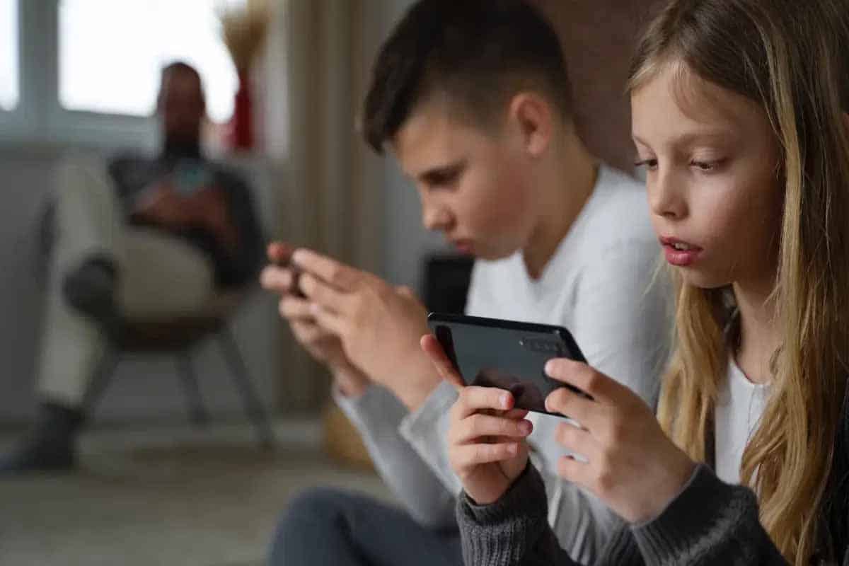 Meta es acusada de enganchar a menores en rede