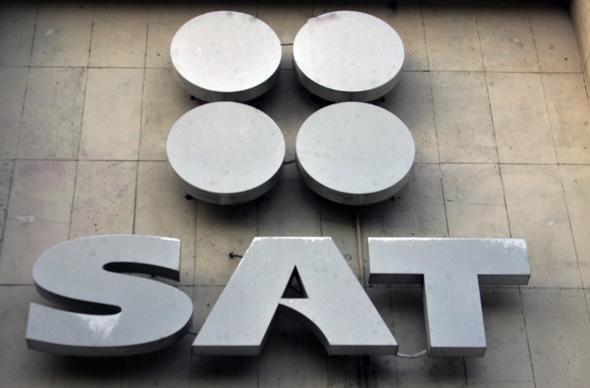 SAT reduce deudas y recargos; así puedes pedir el descuento del 100%