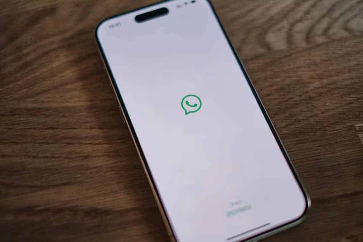 WhatsApp oculta tu conexión y restringe quién te ve
