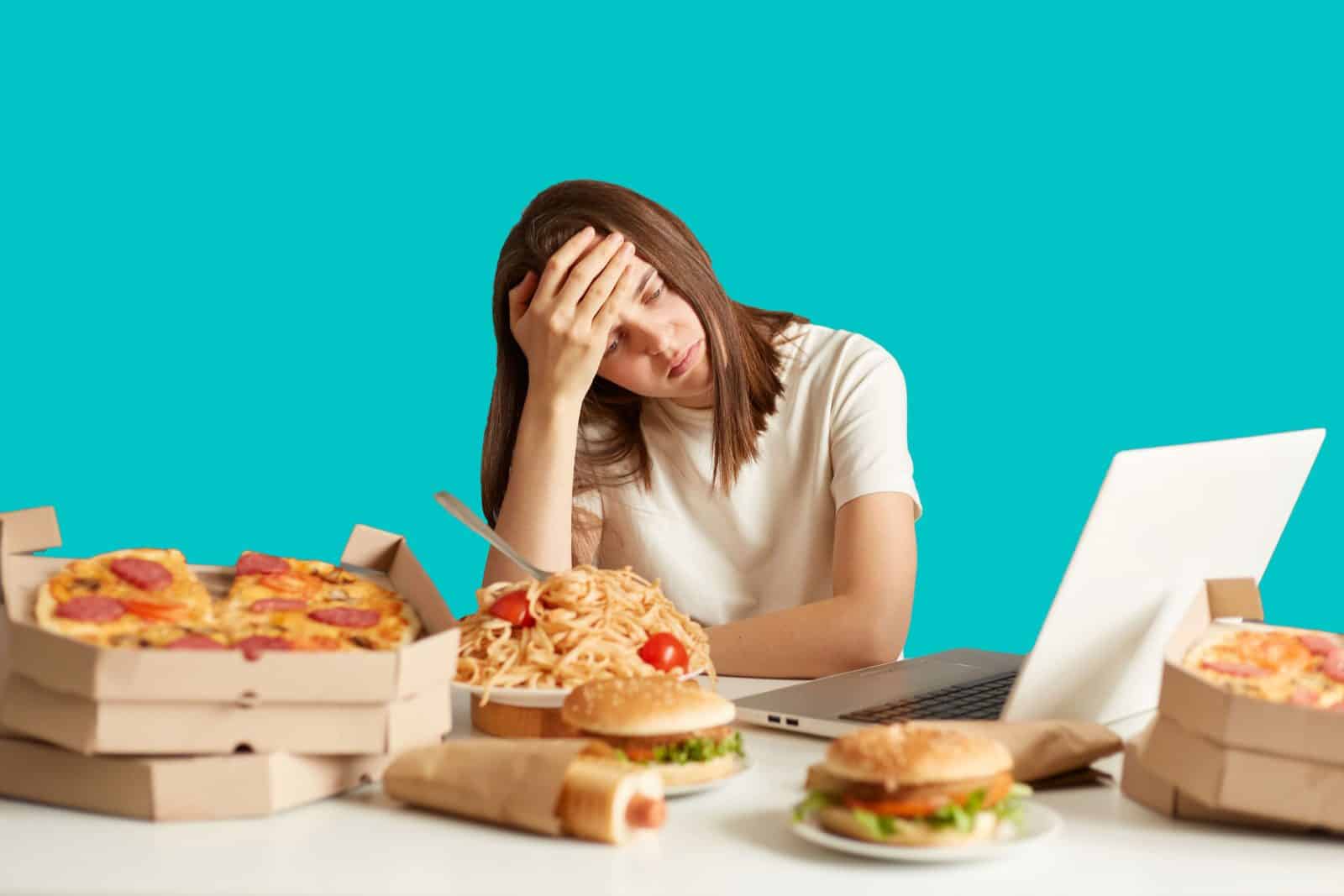 ¿Tienes antojos cuando estás estresado? Esta es la razón científica