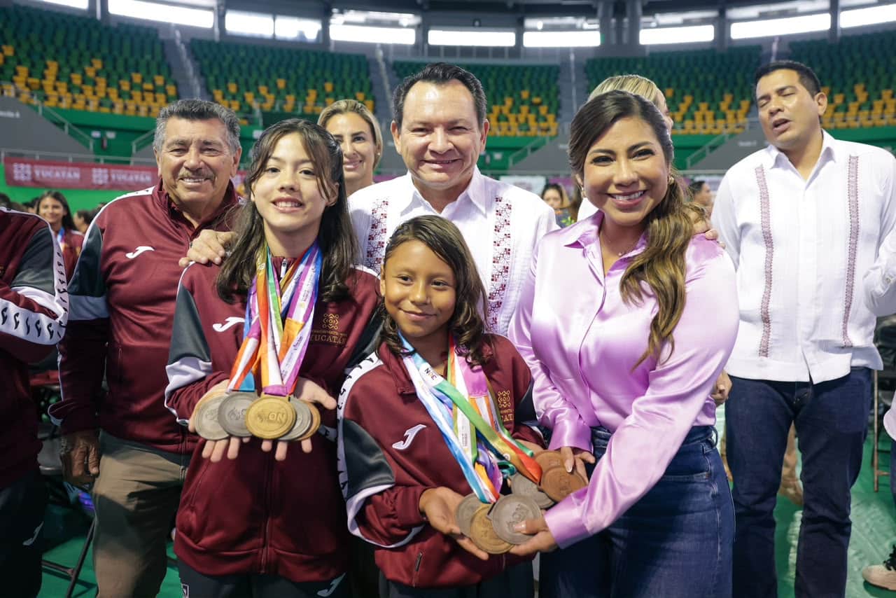 Yucatán entrega estímulos económicos a medallistas