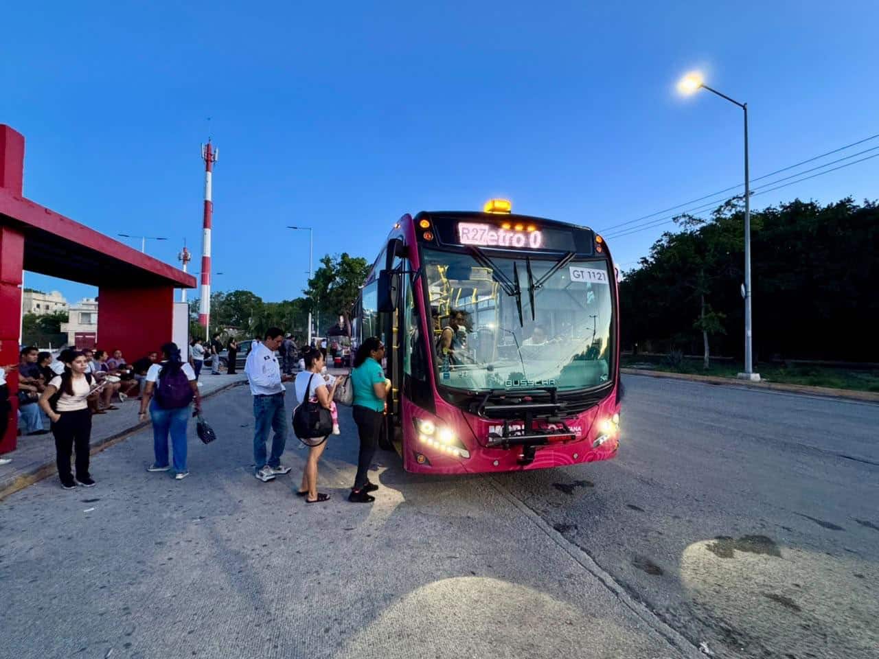 Entra en vigor tarifa de 15 pesos al transporte público en Chetumal Entra en vigor tarifa de 15 pesos al transporte público en Chetumal