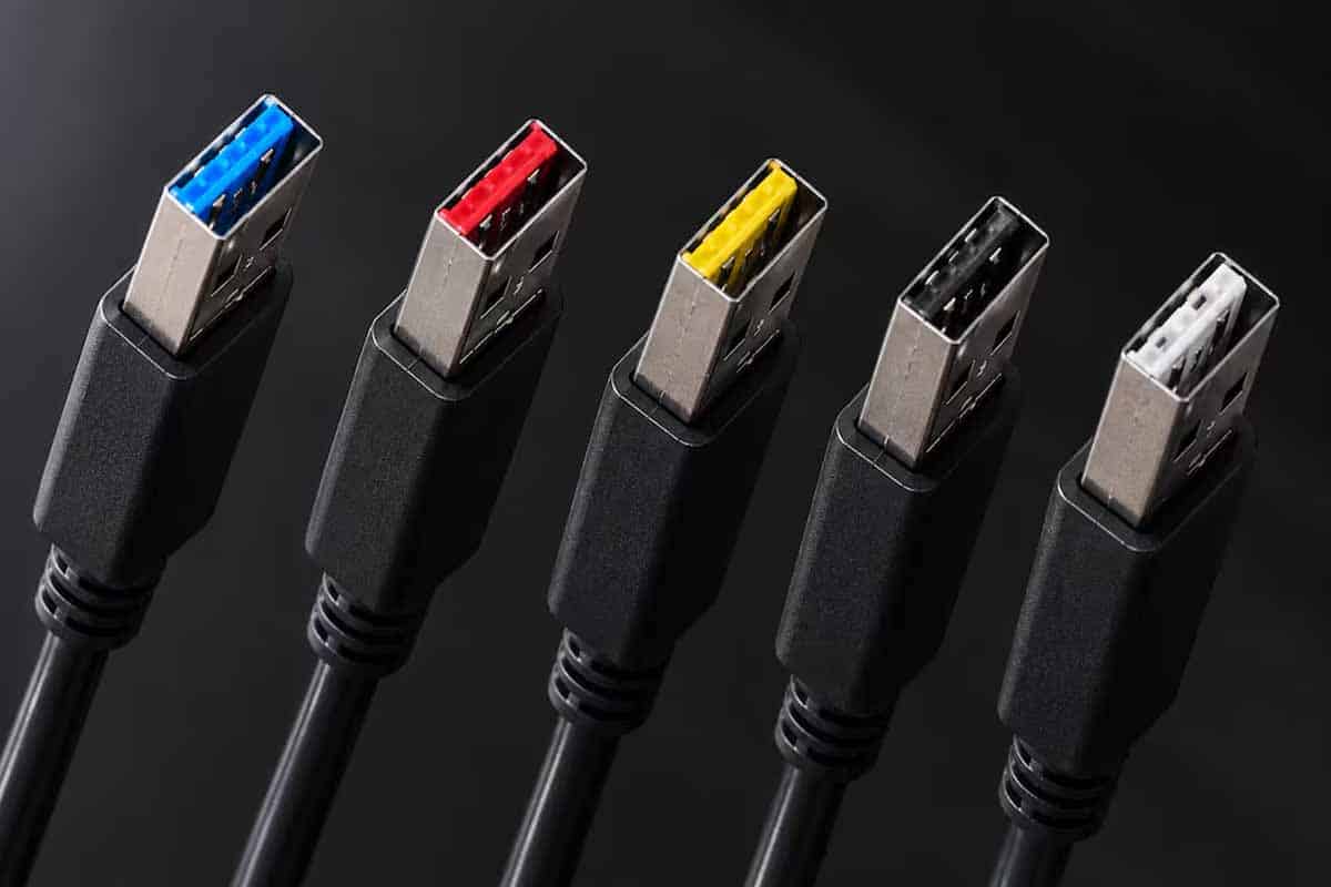 Cables USB: qué función tiene cada color