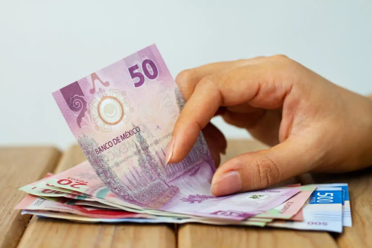 Cómo ahorrar $10,000 pesos en un año Esta es la cantidad que necesitas apartar ¿Cómo ahorrar $10,000 pesos en un año? Esta es la cantidad que necesitas apartar